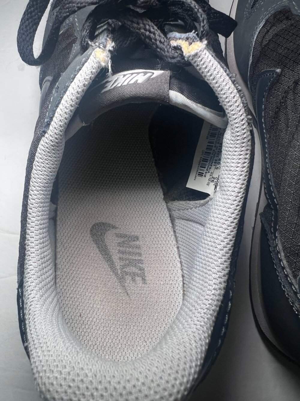 Nike Women Size 9 Genicco Sneakers Black Gray Low Top - Picture 10 of 12